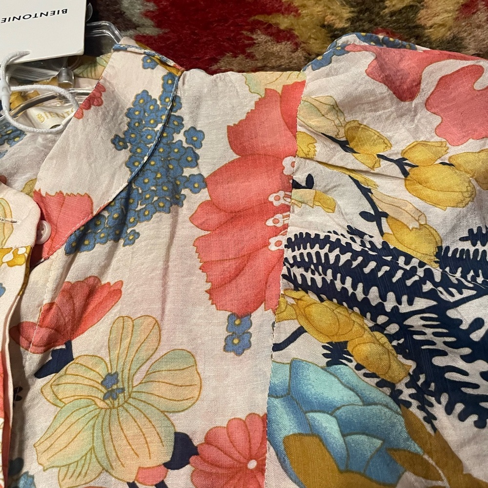 Floral Multicolor Blouse - Picture 7 of 7